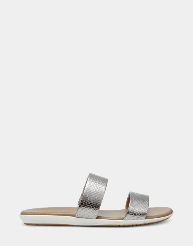 Clovis sold by AEROSOLES