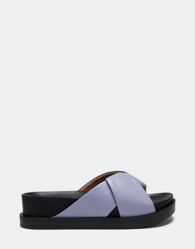 Baily sold by AEROSOLES