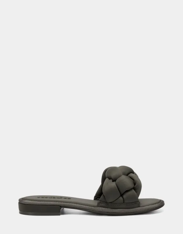 Brad sold by AEROSOLES