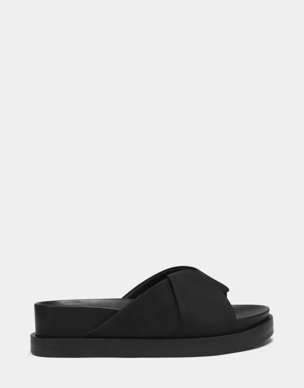 Baily sold by AEROSOLES