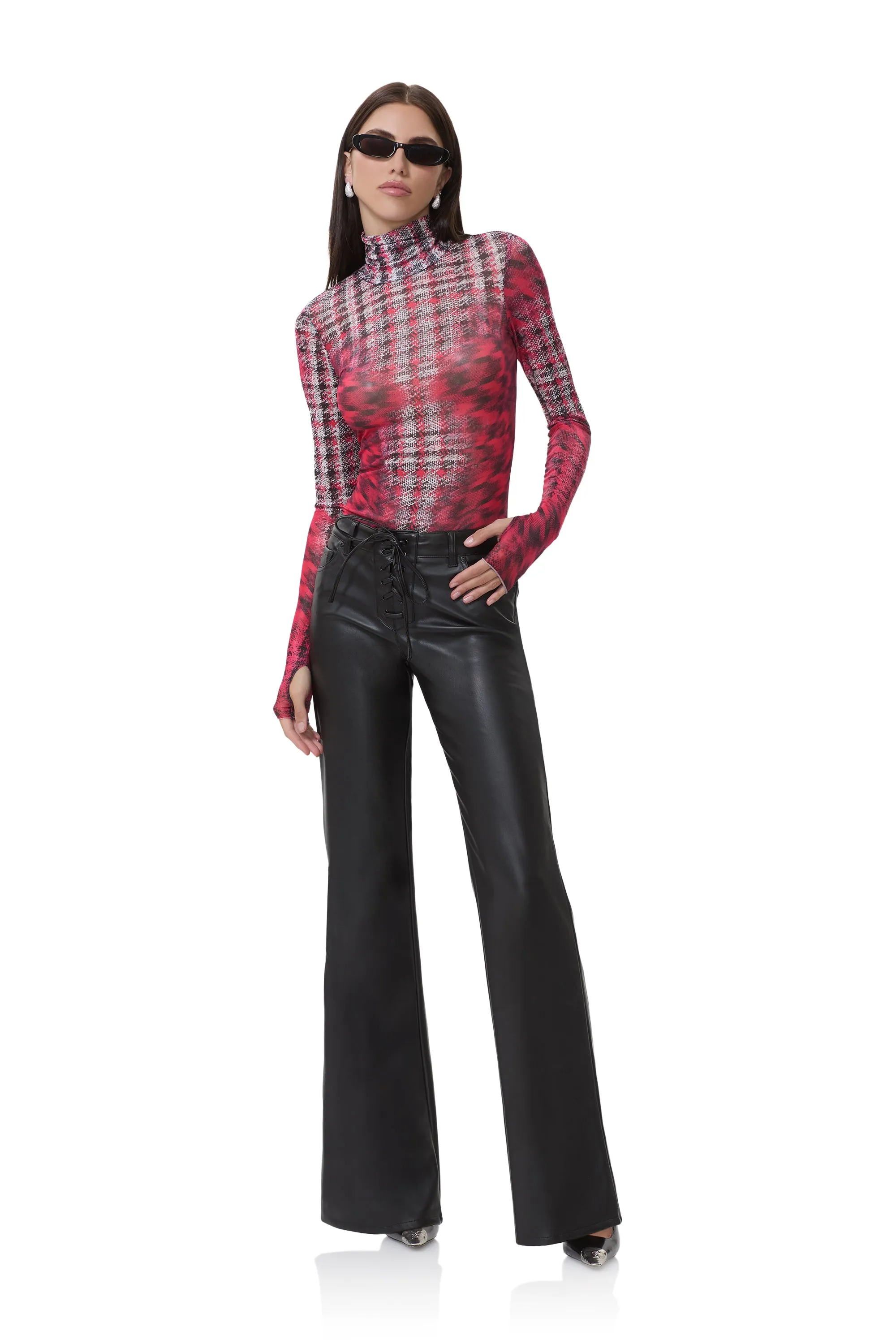 Dylan Low Rise Flare Pant - Noir sold by AFRM