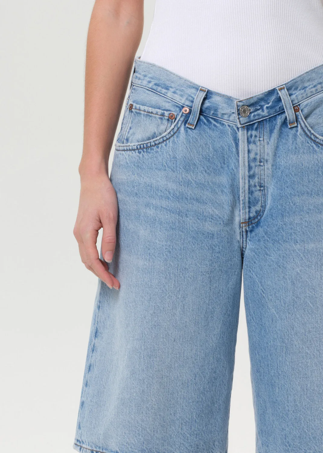 Baggy V-Short in Prevail sold by Agolde product image thumbnail 5