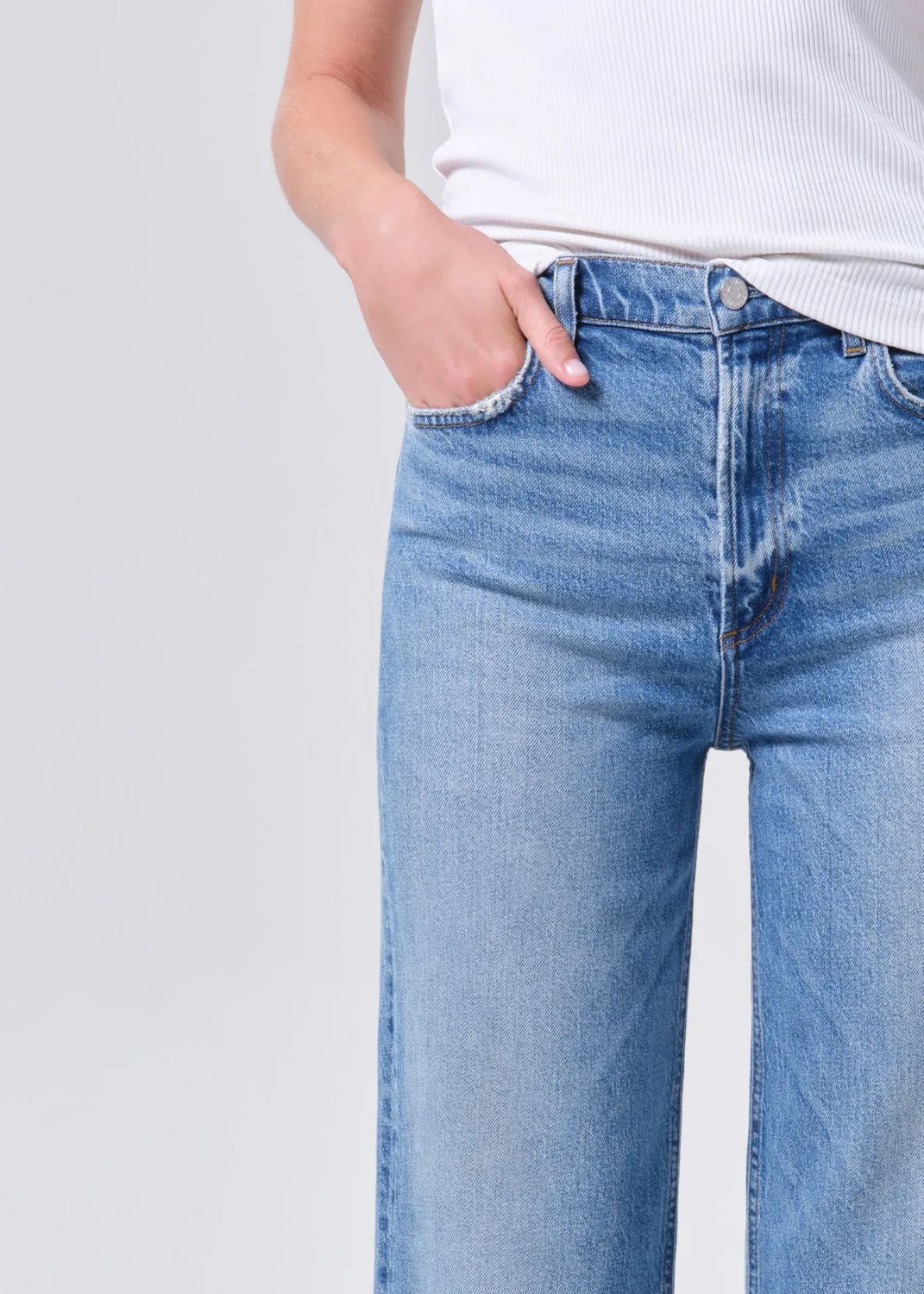 Ren Jean Petite 25" (Weightless Stretch) in Measure sold by Agolde product image thumbnail 5