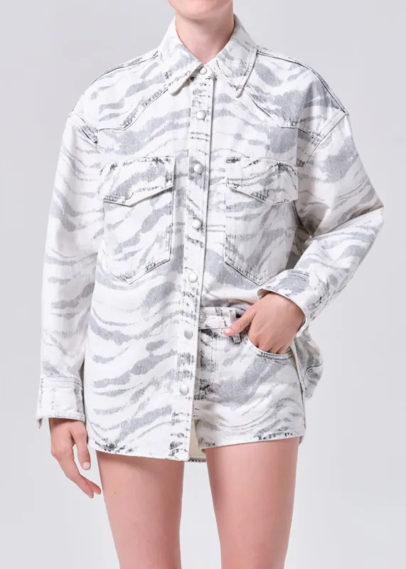 Lotta Shirt in Quiver made by Agolde