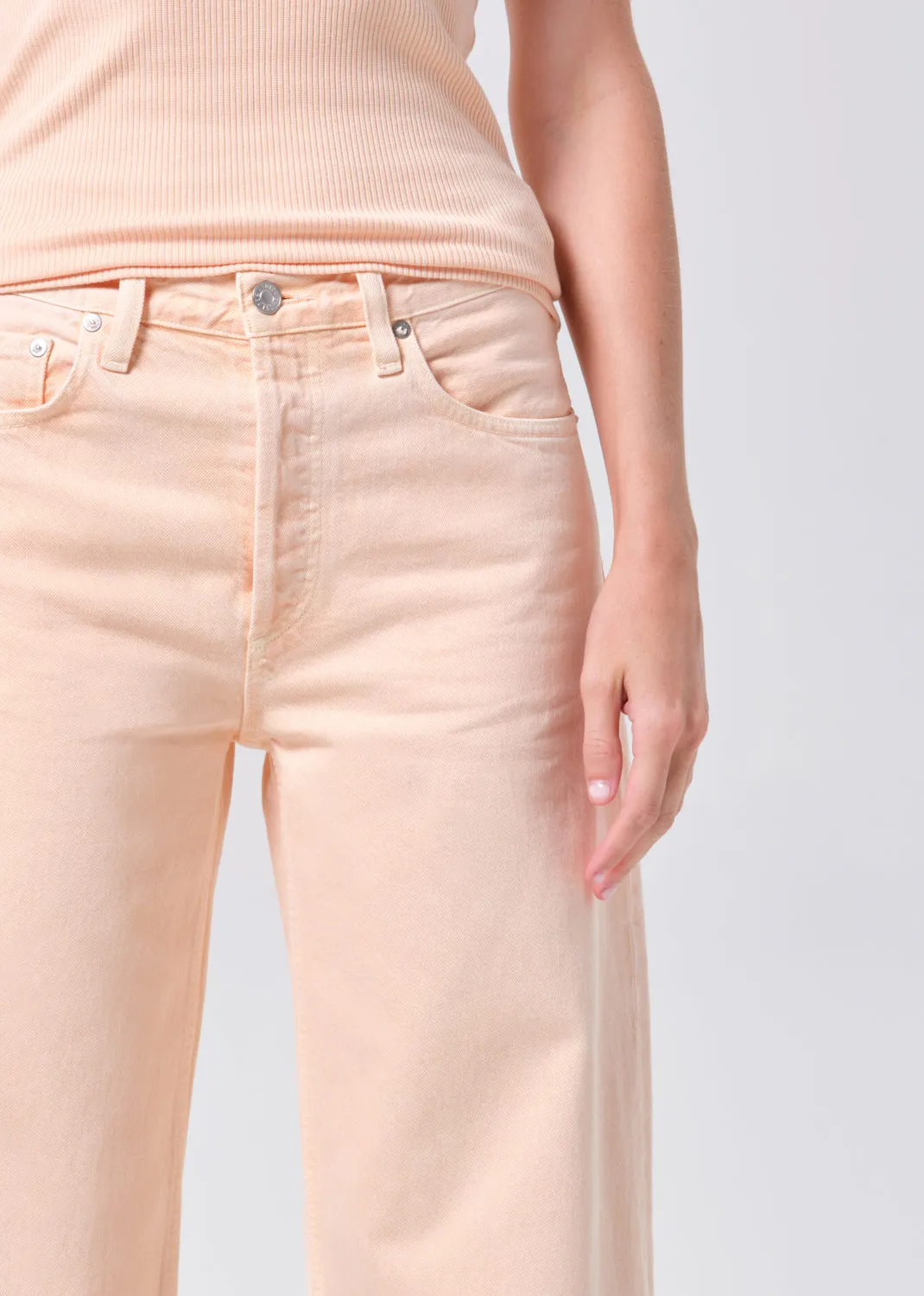 Arc Jean 32" in Sun Filter sold by Agolde product image thumbnail 5