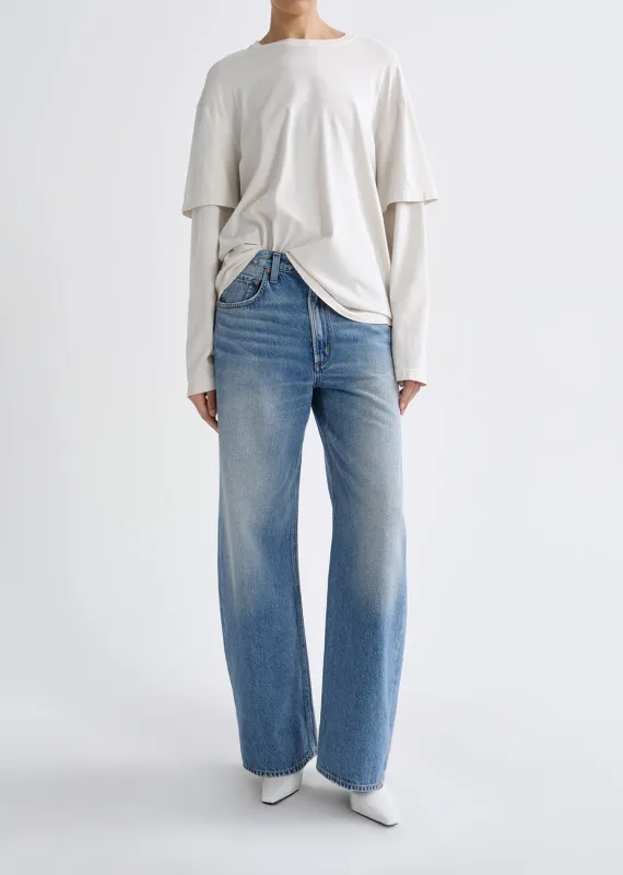 Low Curve Jean (Weightless) in Venture made by Agolde