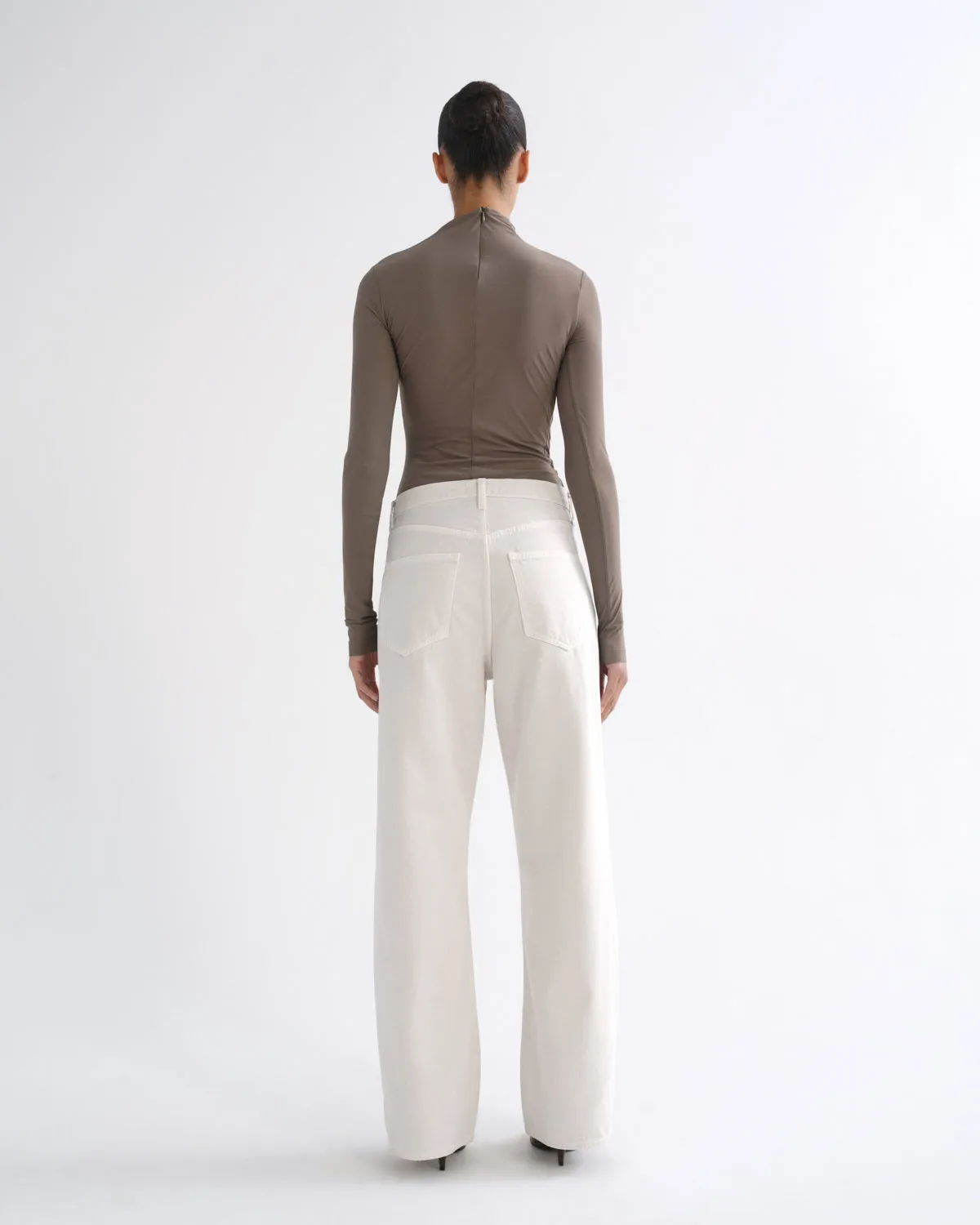 Low Curve Jean in Bone sold by Agolde product image thumbnail 2