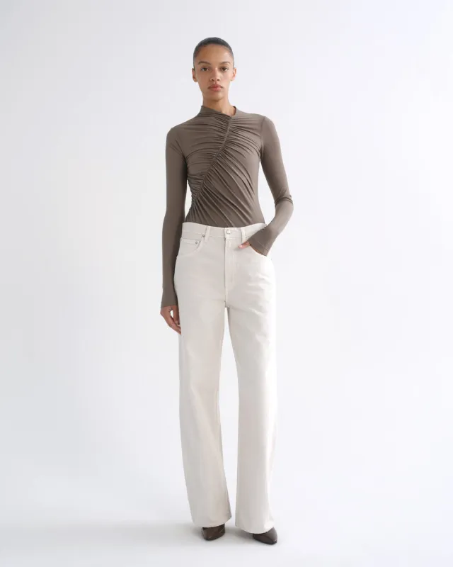 Low Curve Jean in Bone made by Agolde