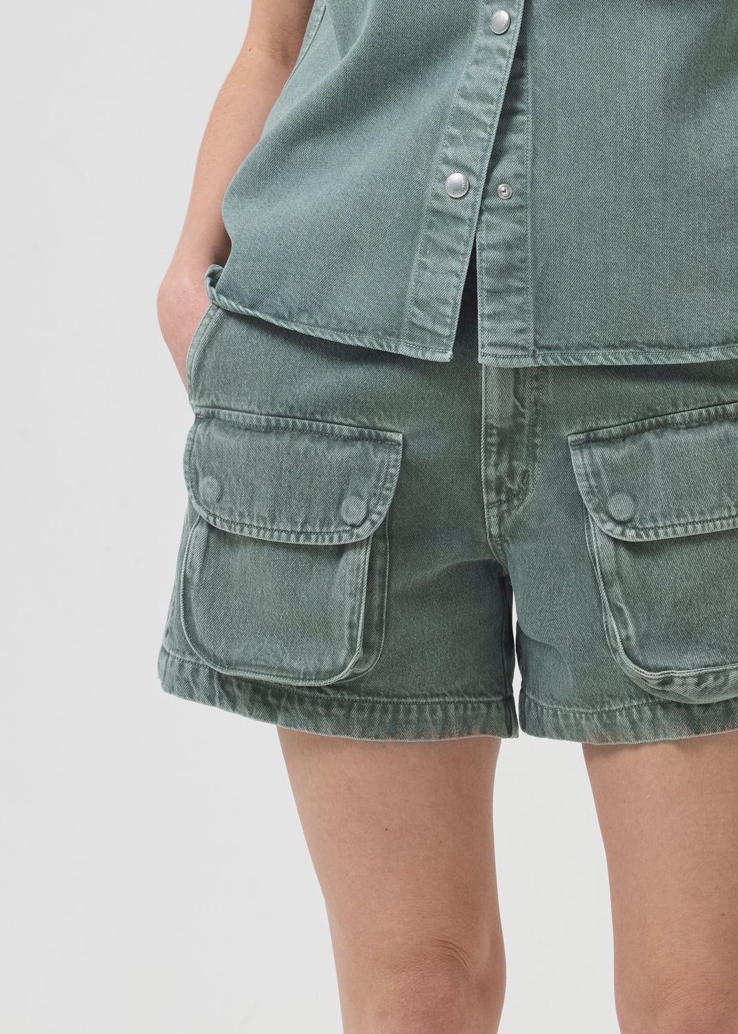 Vida Short in Salamander sold by Agolde product image thumbnail 4