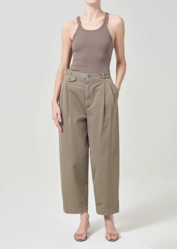 Becker Chino in Bark sold by Agolde