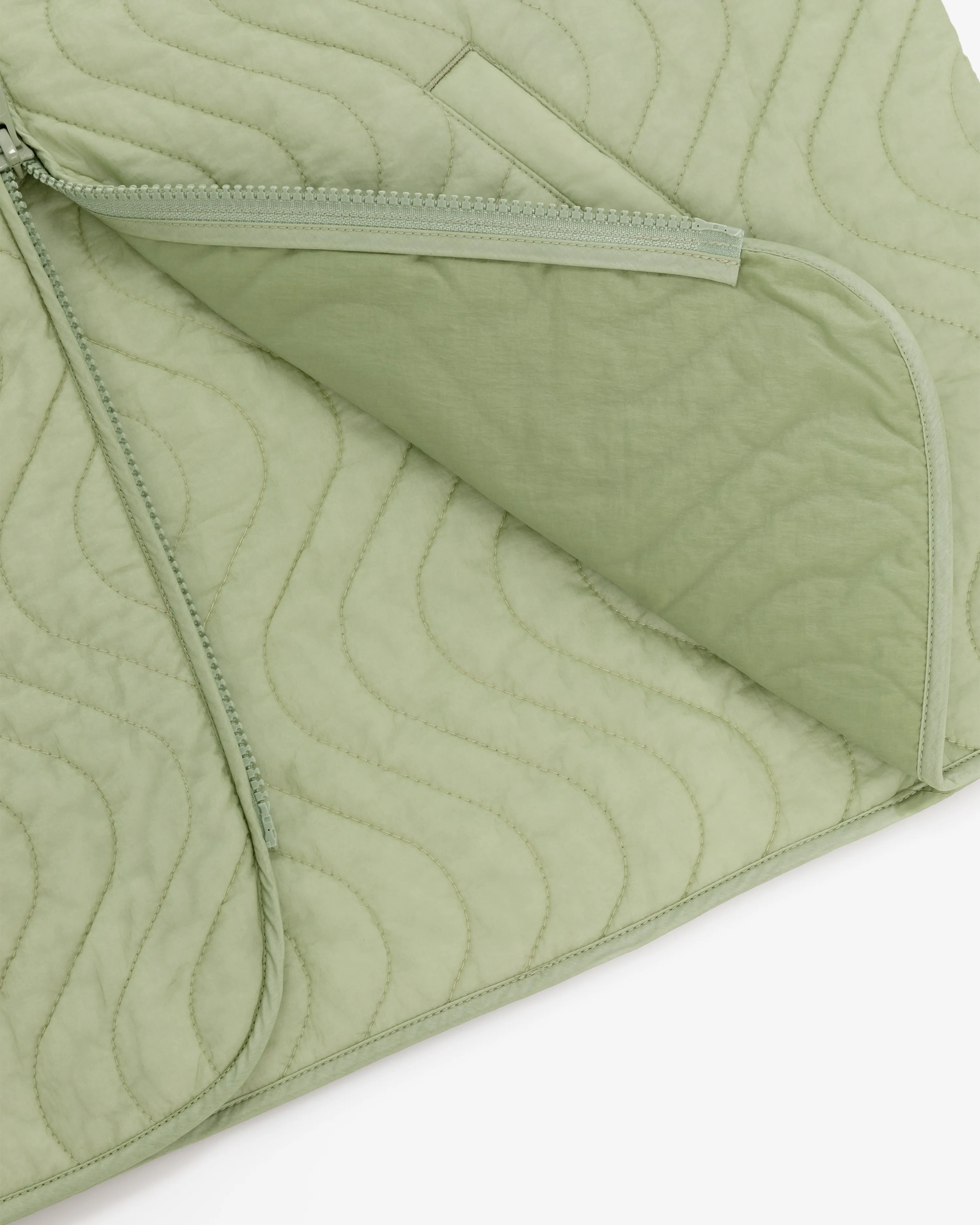 Lightweight Filled Vest sold by Aime Leon Dore product image thumbnail 4