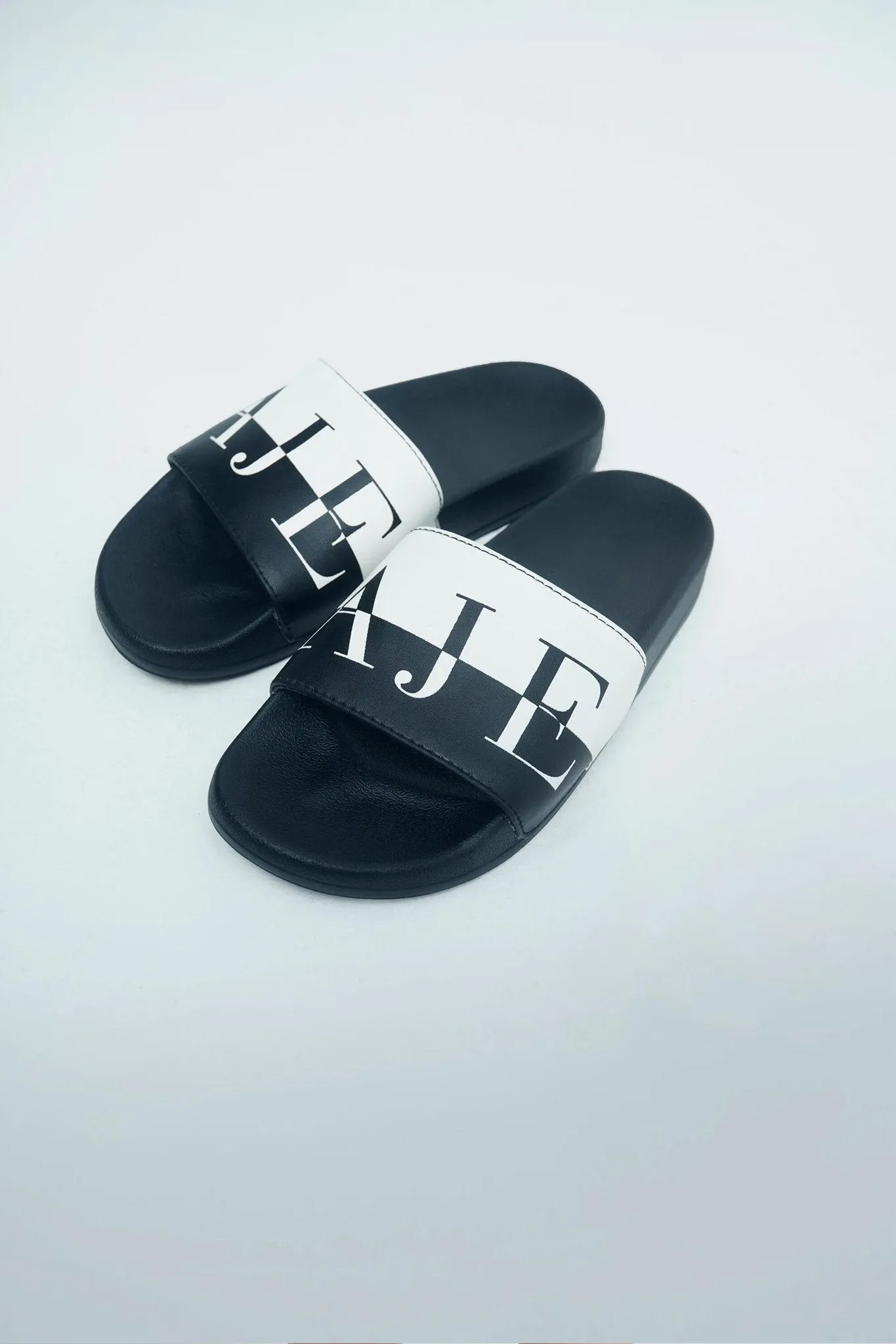 Magnolia Logo Slide sold by Aje product image thumbnail 2