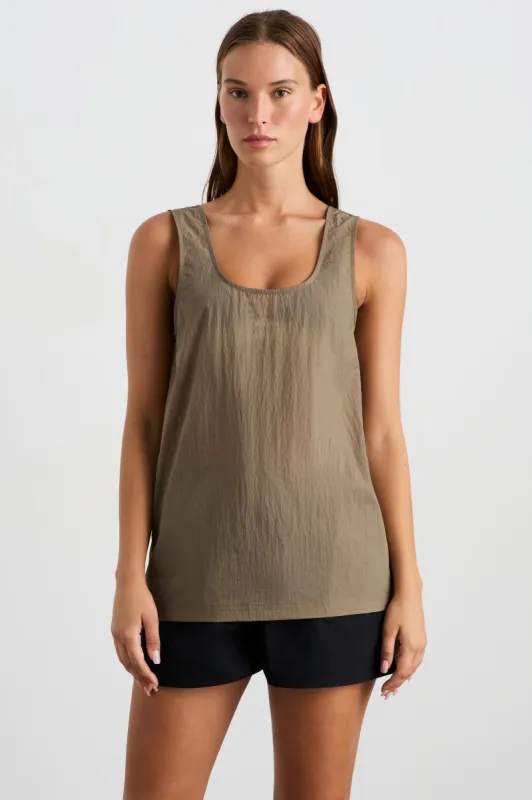 Logo Spray Singlet 148 made by Aje