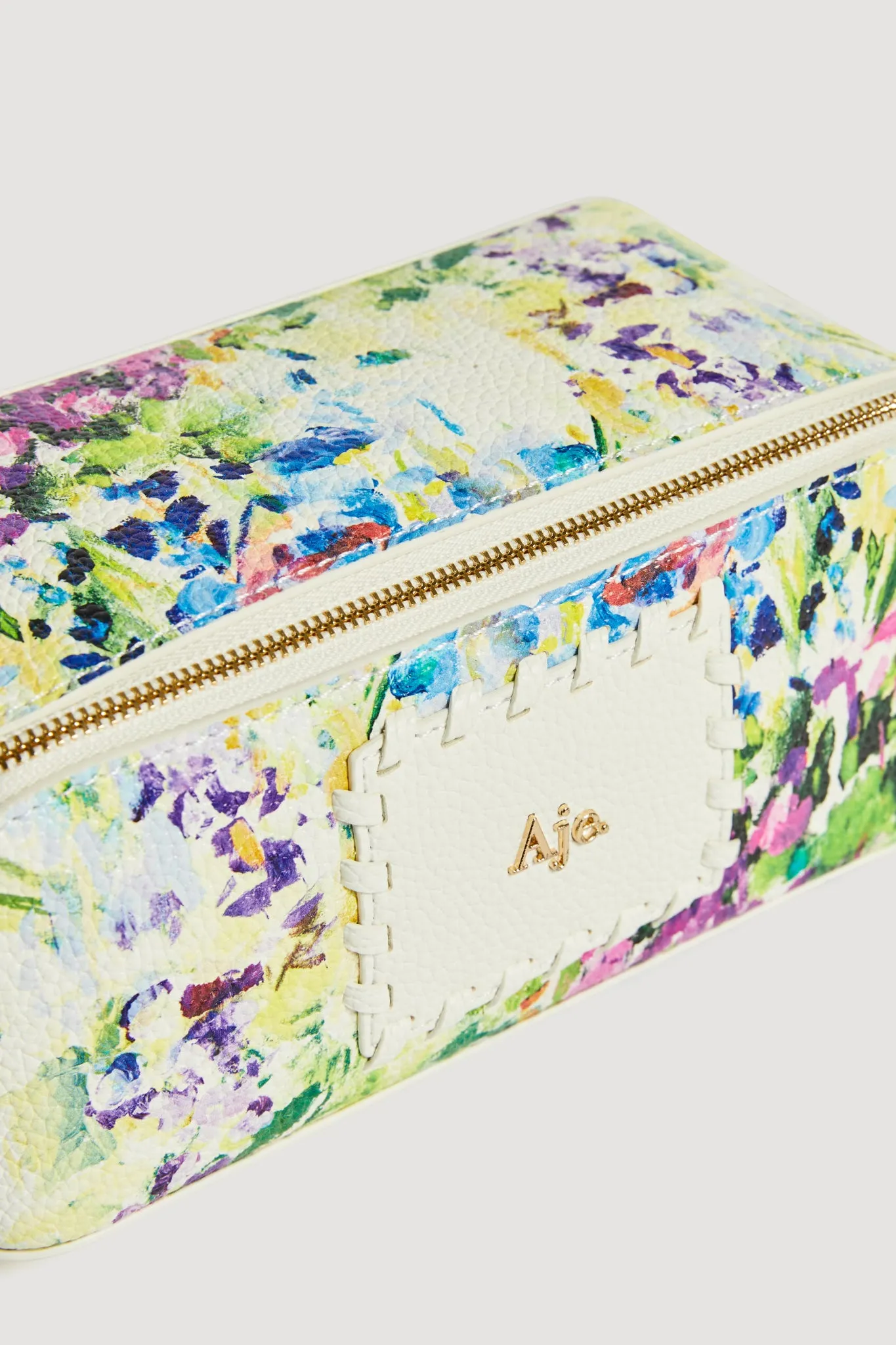 Cove Beauty Case sold by Aje product image thumbnail 3