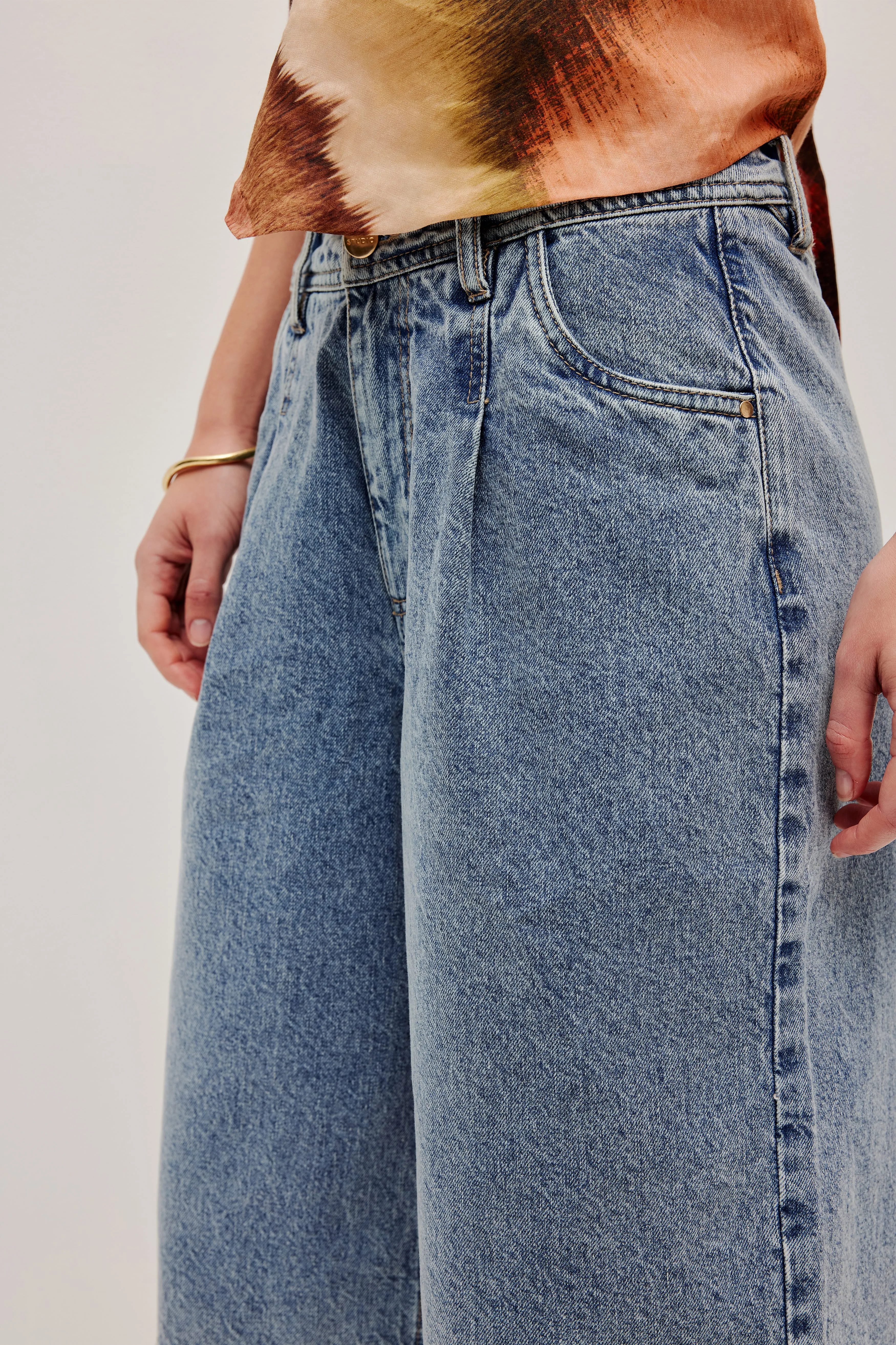 Tully Longline Short sold by Aje product image thumbnail 5