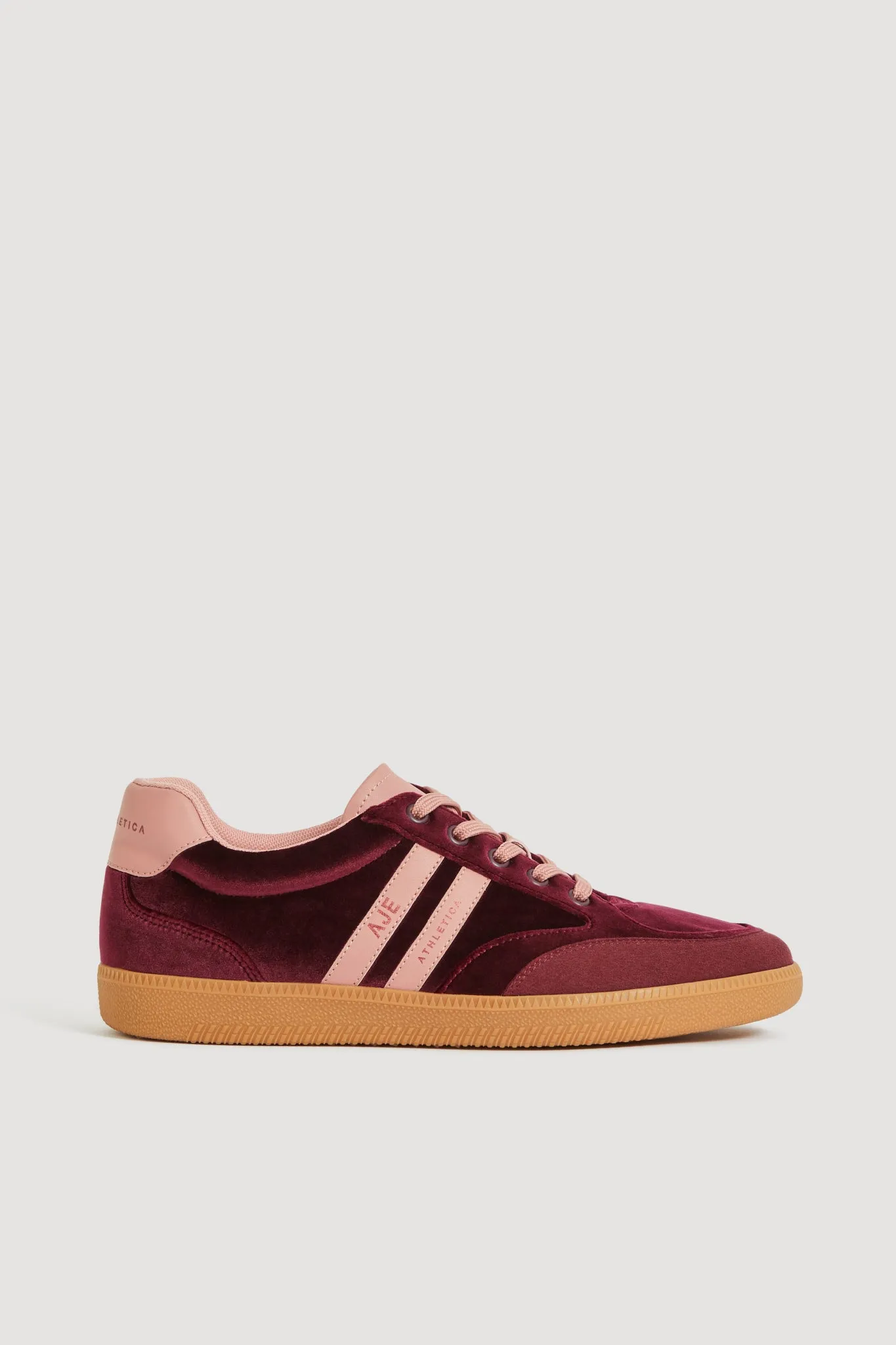 Everyday Trainer 906 sold by Aje