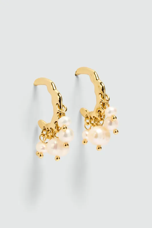 Viva Peal Drop Earring made by Aje
