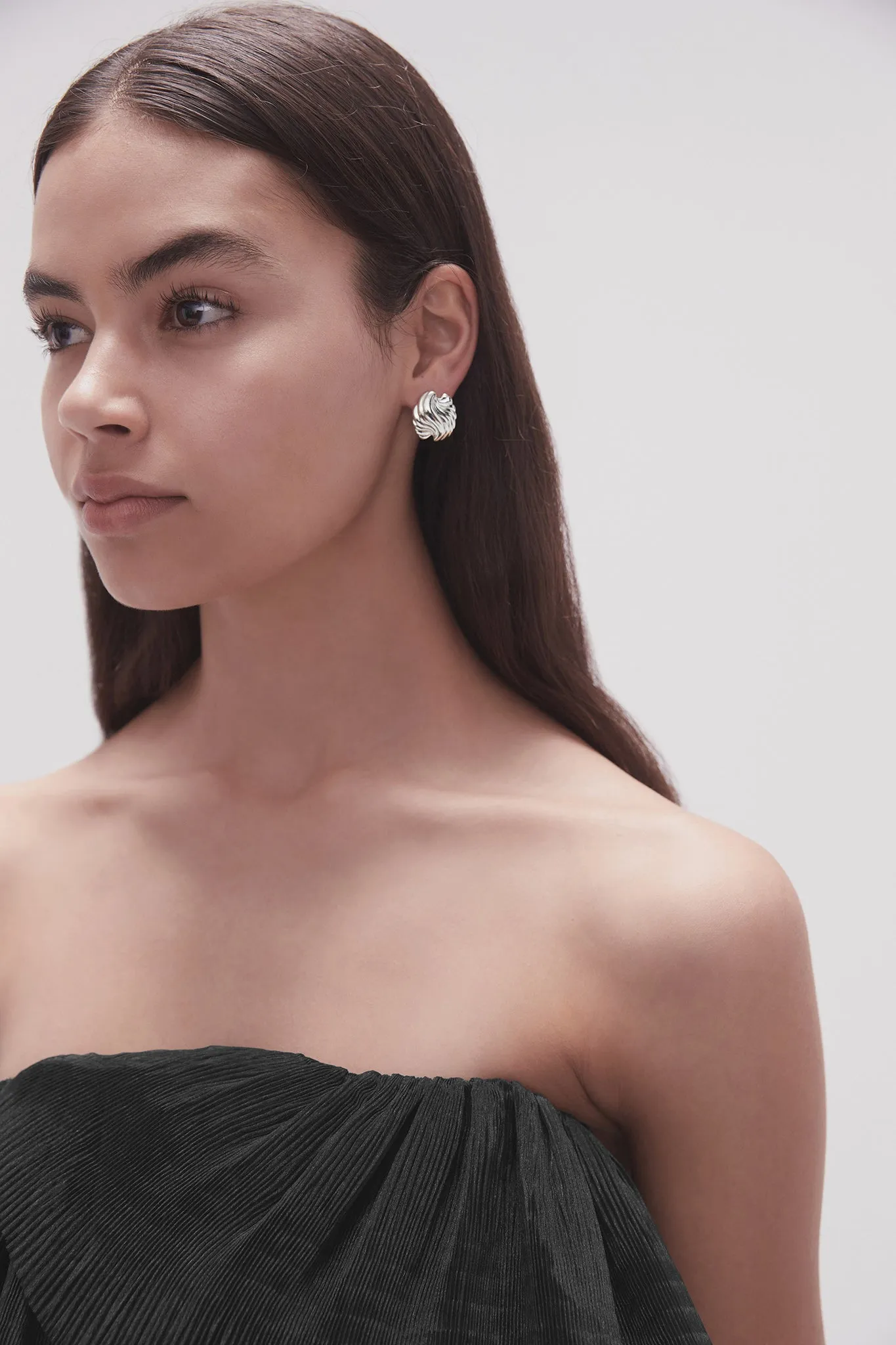 Alina Clamshell Earring sold by Aje product image thumbnail 2