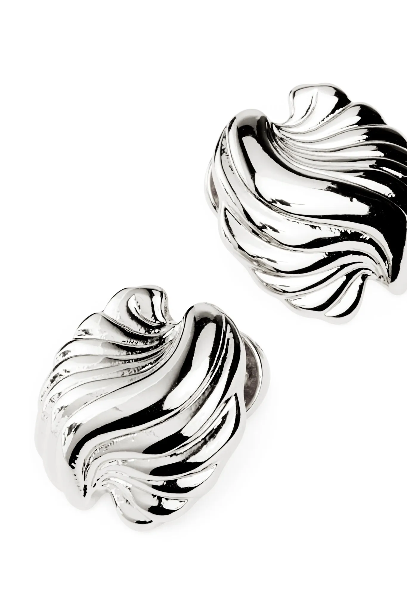 Alina Clamshell Earring sold by Aje product image thumbnail 4