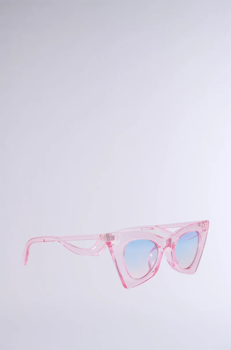 RETRO LOVE SUNGLASSES sold by AKIRA product image thumbnail 3