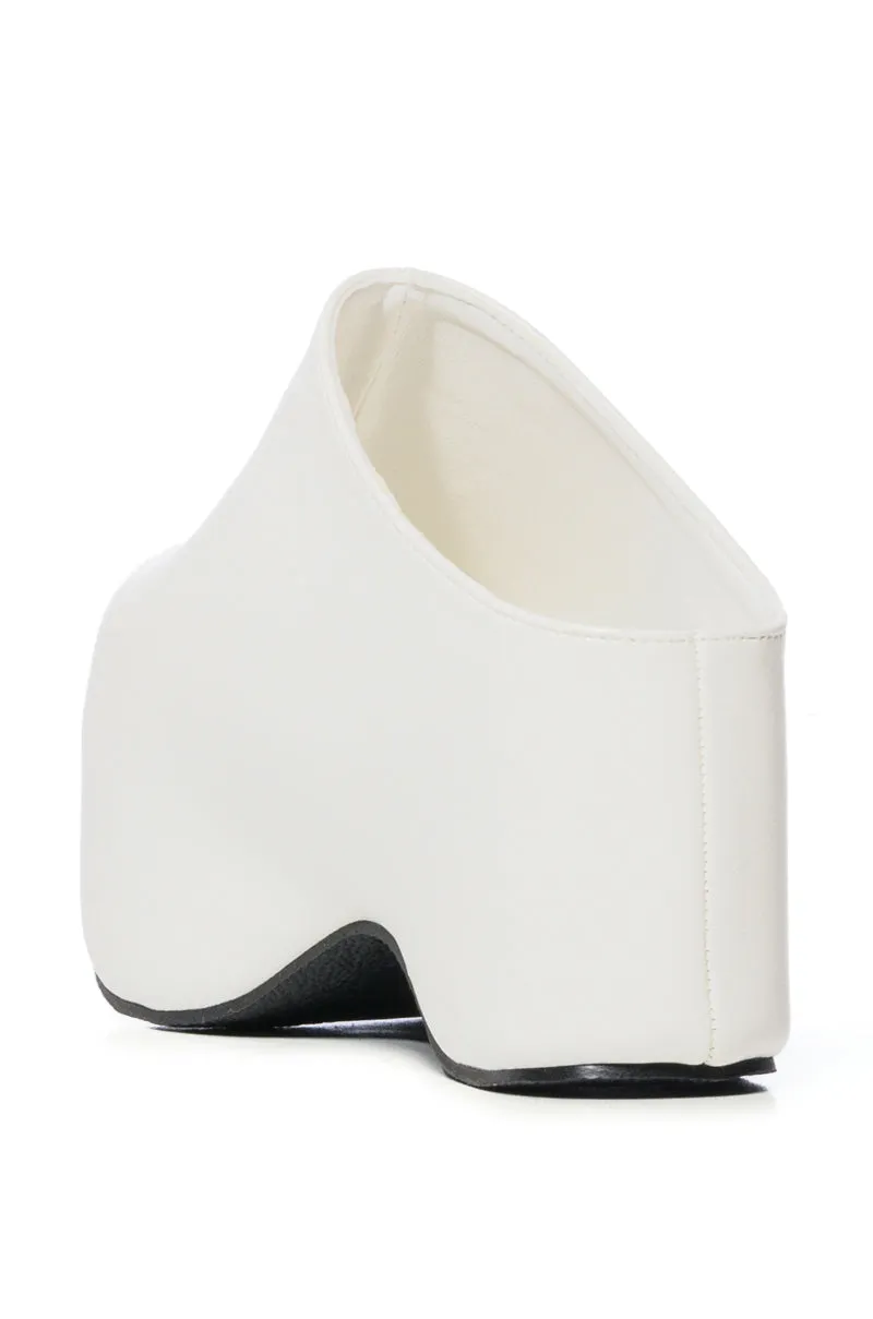 AZALEA WANG BALM WHITE PU CLOG sold by AKIRA product image thumbnail 4