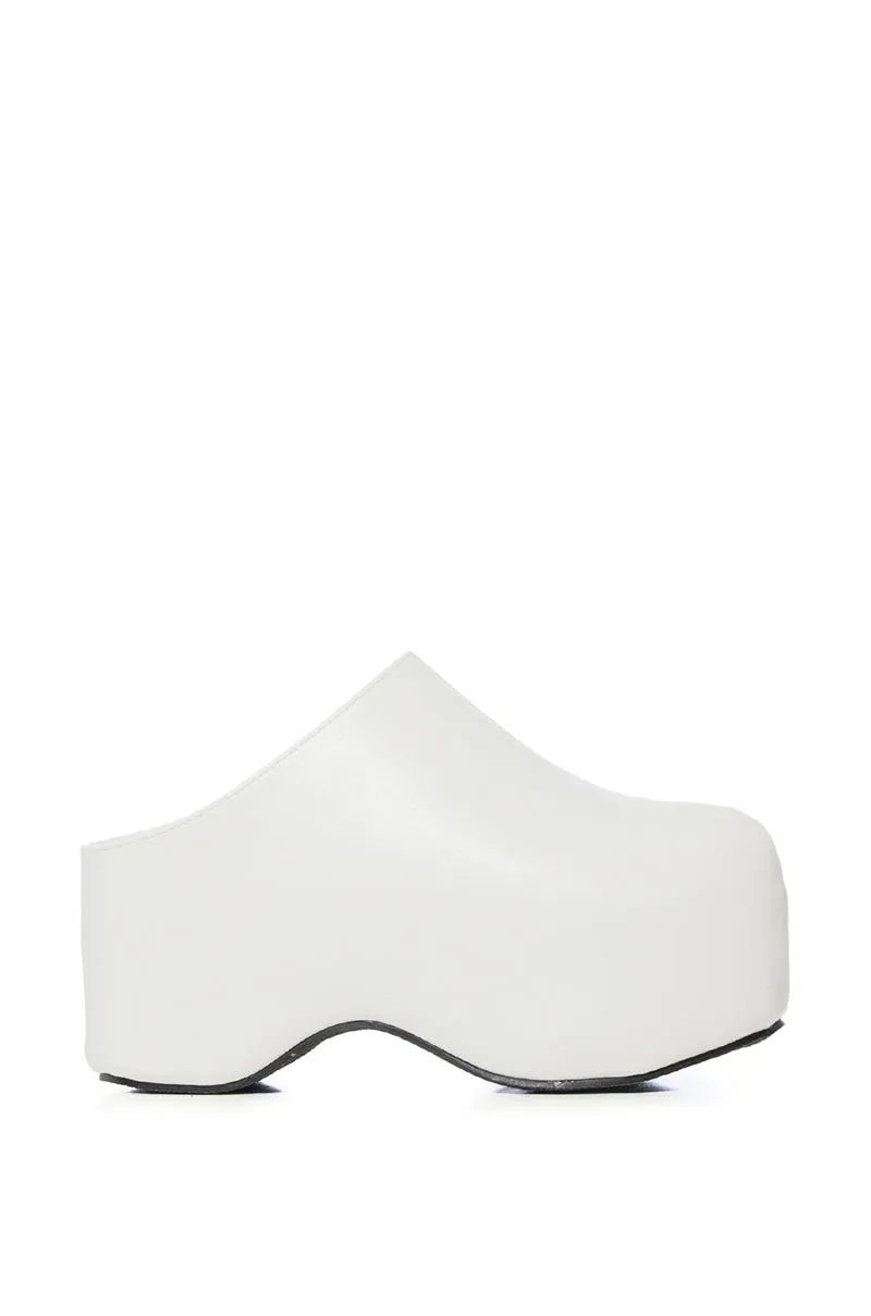 AZALEA WANG BALM WHITE PU CLOG sold by AKIRA product image thumbnail 2