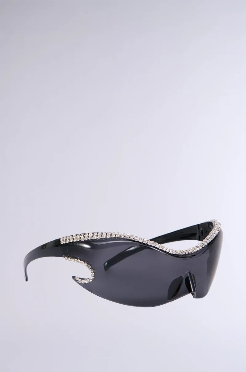 AVI LIFE SUNGLASSES sold by AKIRA product image thumbnail 3