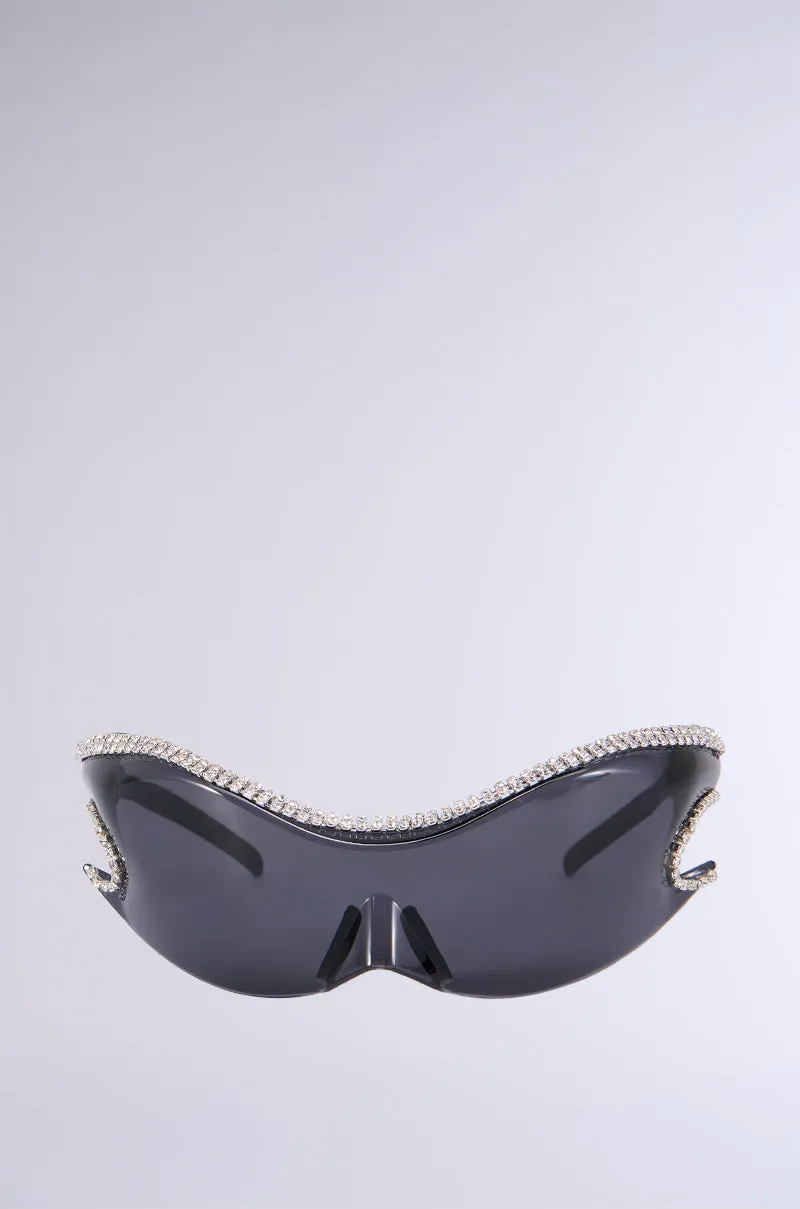 AVI LIFE SUNGLASSES sold by AKIRA