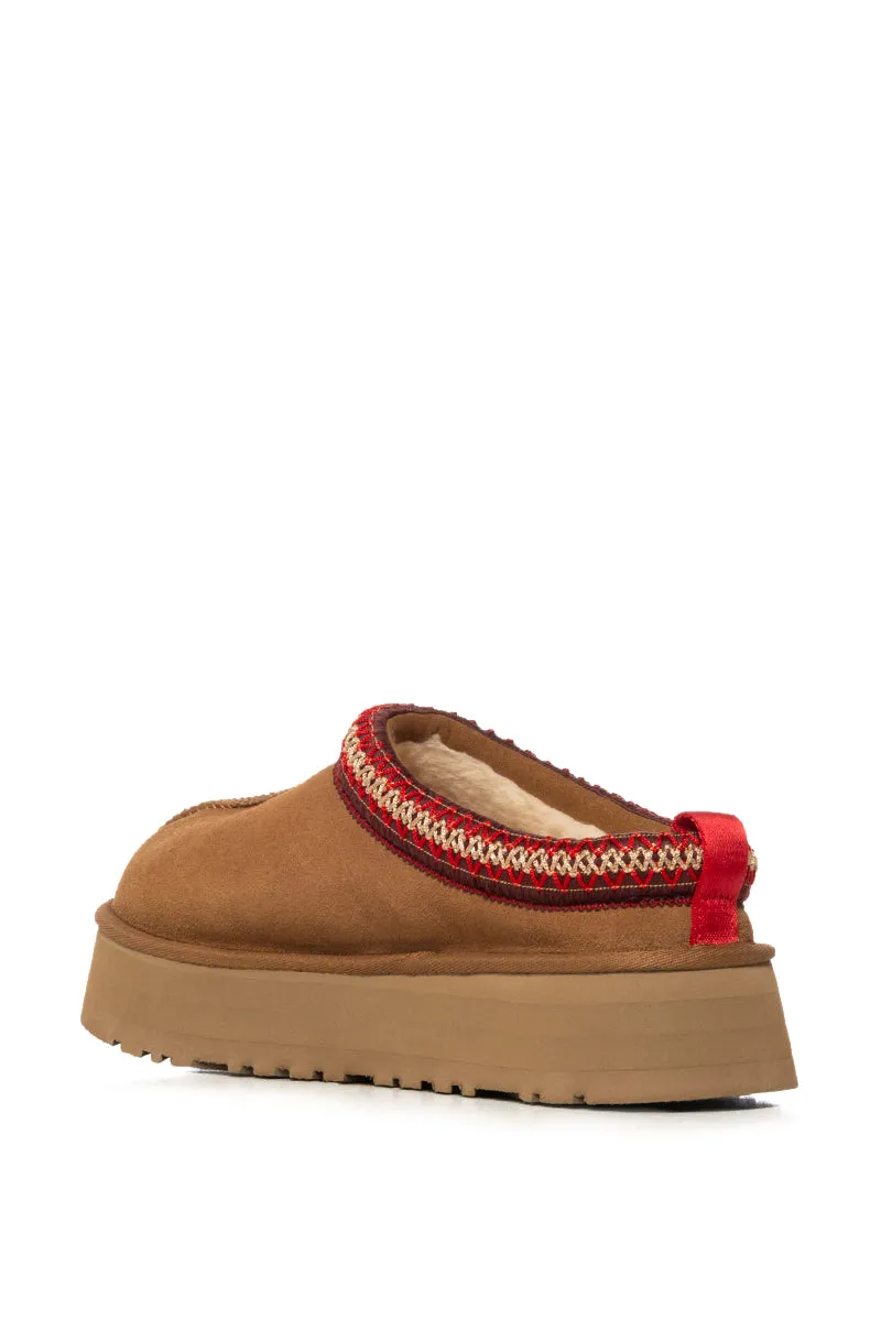 UGG TAZZ FLAT SLIPPER IN CHESTNUT sold by AKIRA product image thumbnail 4