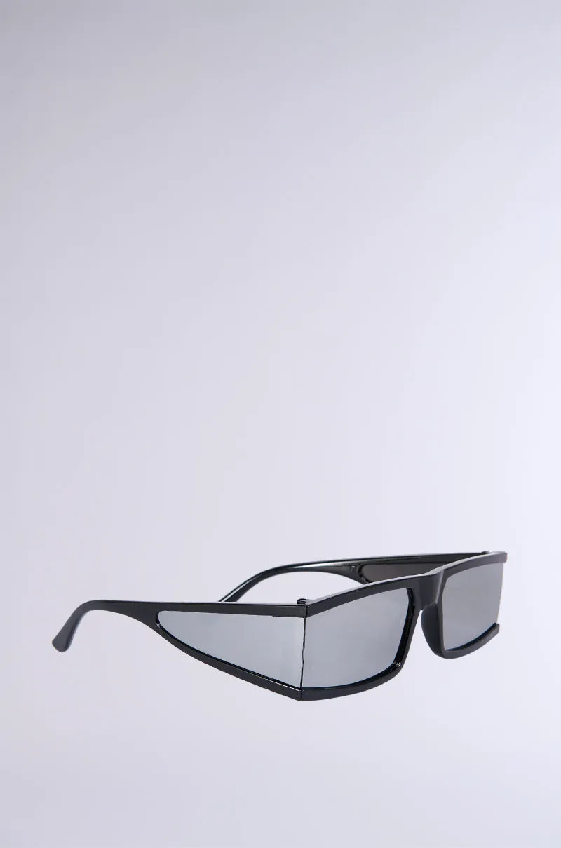 COOL GIRL SUNGLASSES sold by AKIRA product image thumbnail 3