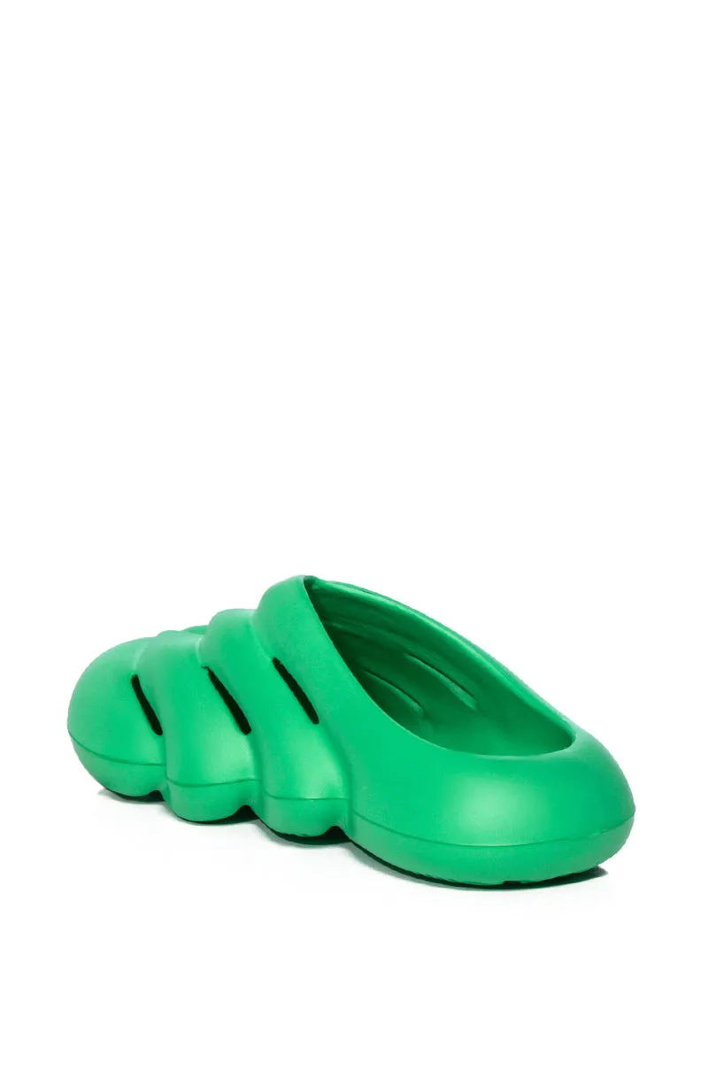 AZALEA WANG RUMBLE RUBBER FLAT SANDAL IN GREEN sold by AKIRA product image thumbnail 4
