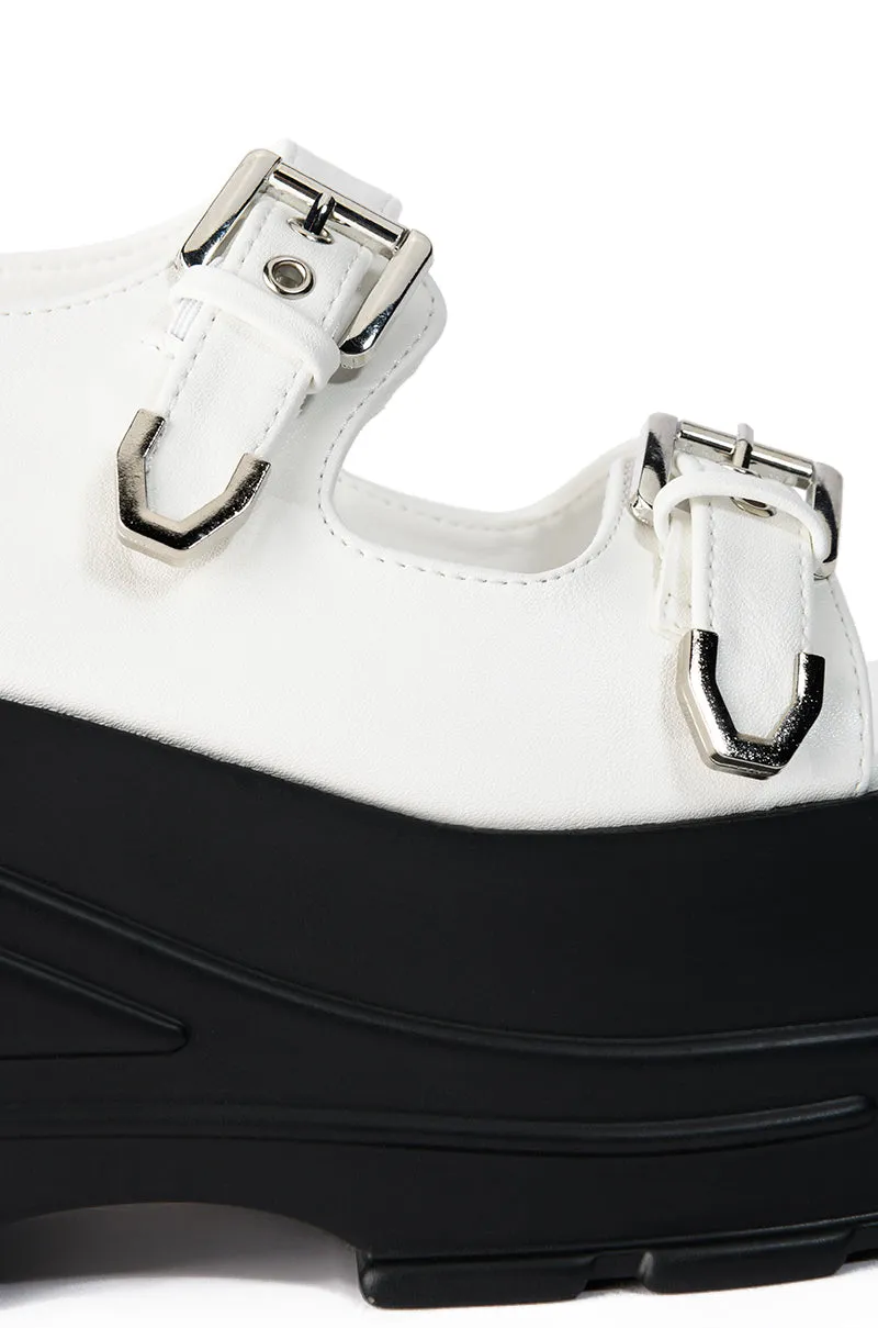 MONSTER JAM FLATFORM SANDAL IN WHITE sold by AKIRA product image thumbnail 5