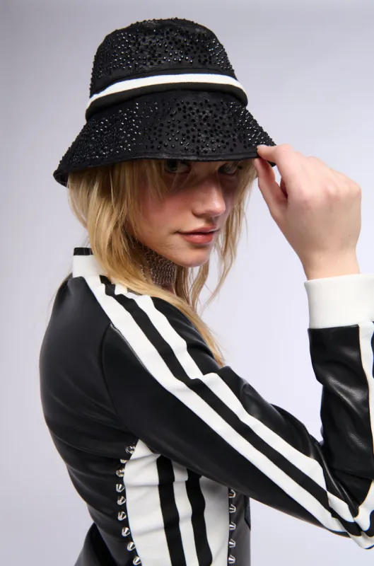 ON THE SIDELINES BUCKET HAT sold by AKIRA