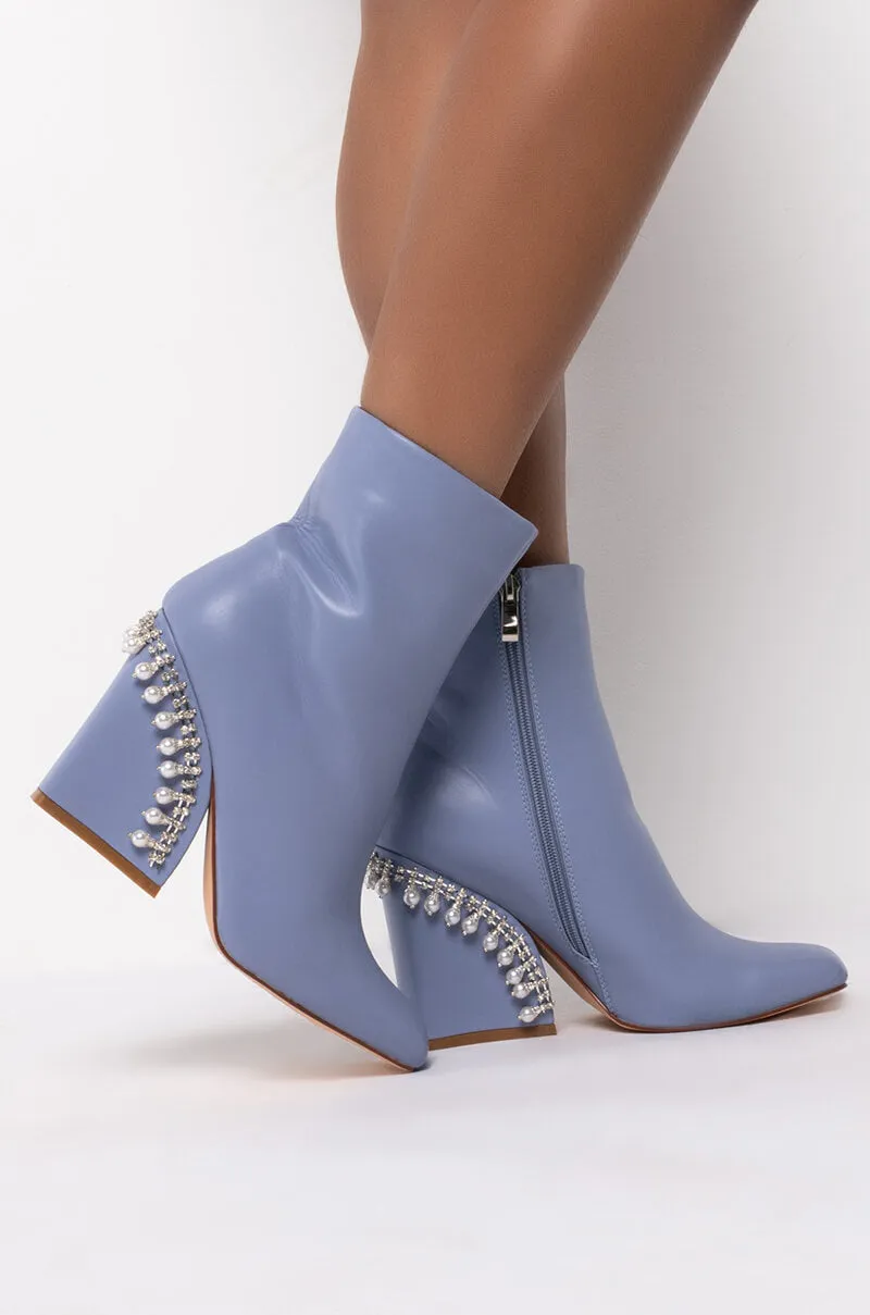 AZALEA WANG ALL YOUR LOVE CHUNKY BOOTIE IN PERIWINKLE sold by AKIRA product image thumbnail 2