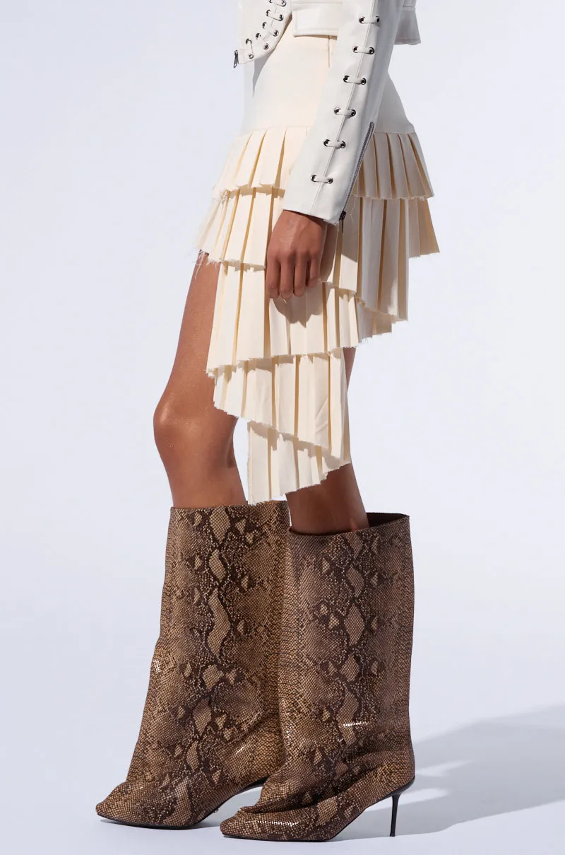 HUNTER PLEATED MINI SKIRT sold by AKIRA product image thumbnail 3