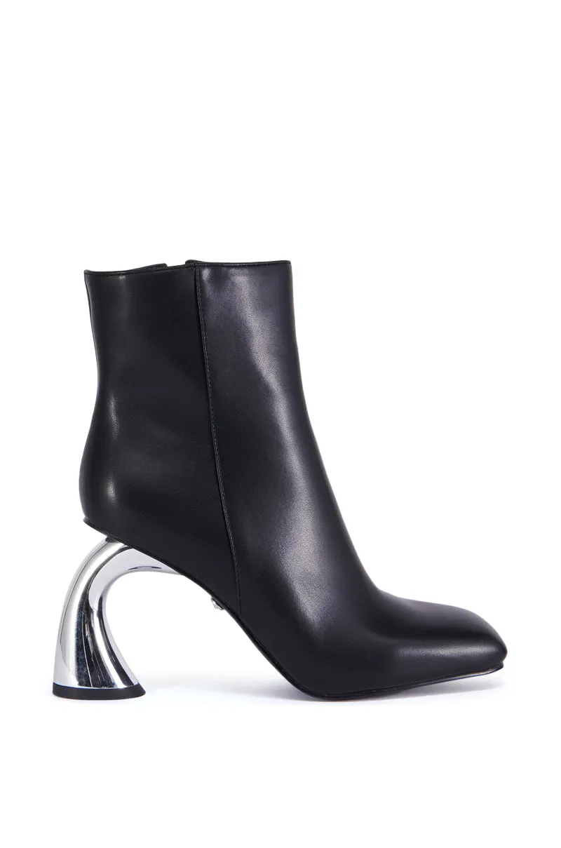 AZALEA WANG DEYCI BLACK ABSTRACT CHUNKY HEEL BOOTIE sold by AKIRA product image thumbnail 2