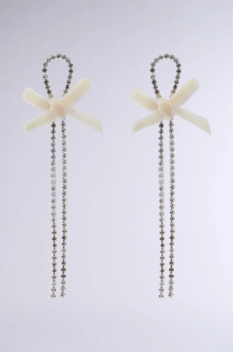 BOW BABE EARRING sold by AKIRA