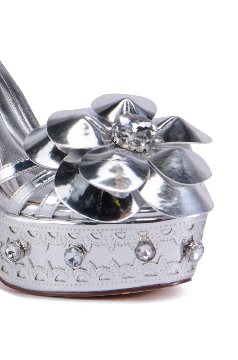 AZALEA WANG PIXLEY SILVER SANDAL sold by AKIRA product image thumbnail 5