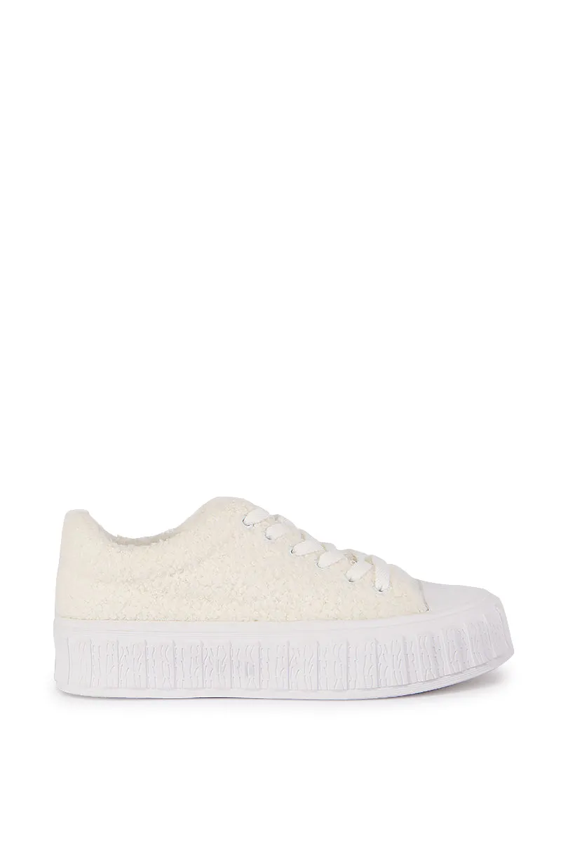 AZALEA WANG SOSI WHITE SNEAKER sold by AKIRA product image thumbnail 3