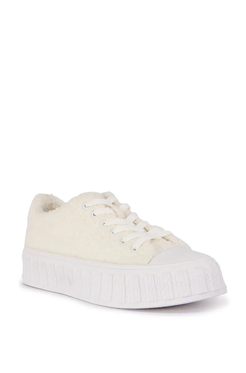 AZALEA WANG SOSI WHITE SNEAKER sold by AKIRA product image thumbnail 4