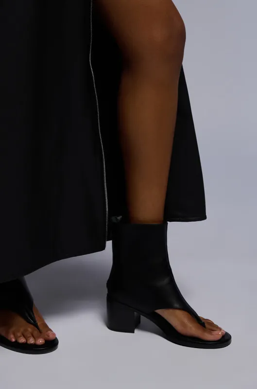 AZALEA WANG GRAYSON BLACK CHUNKY GLADIATOR SANDAL sold by AKIRA