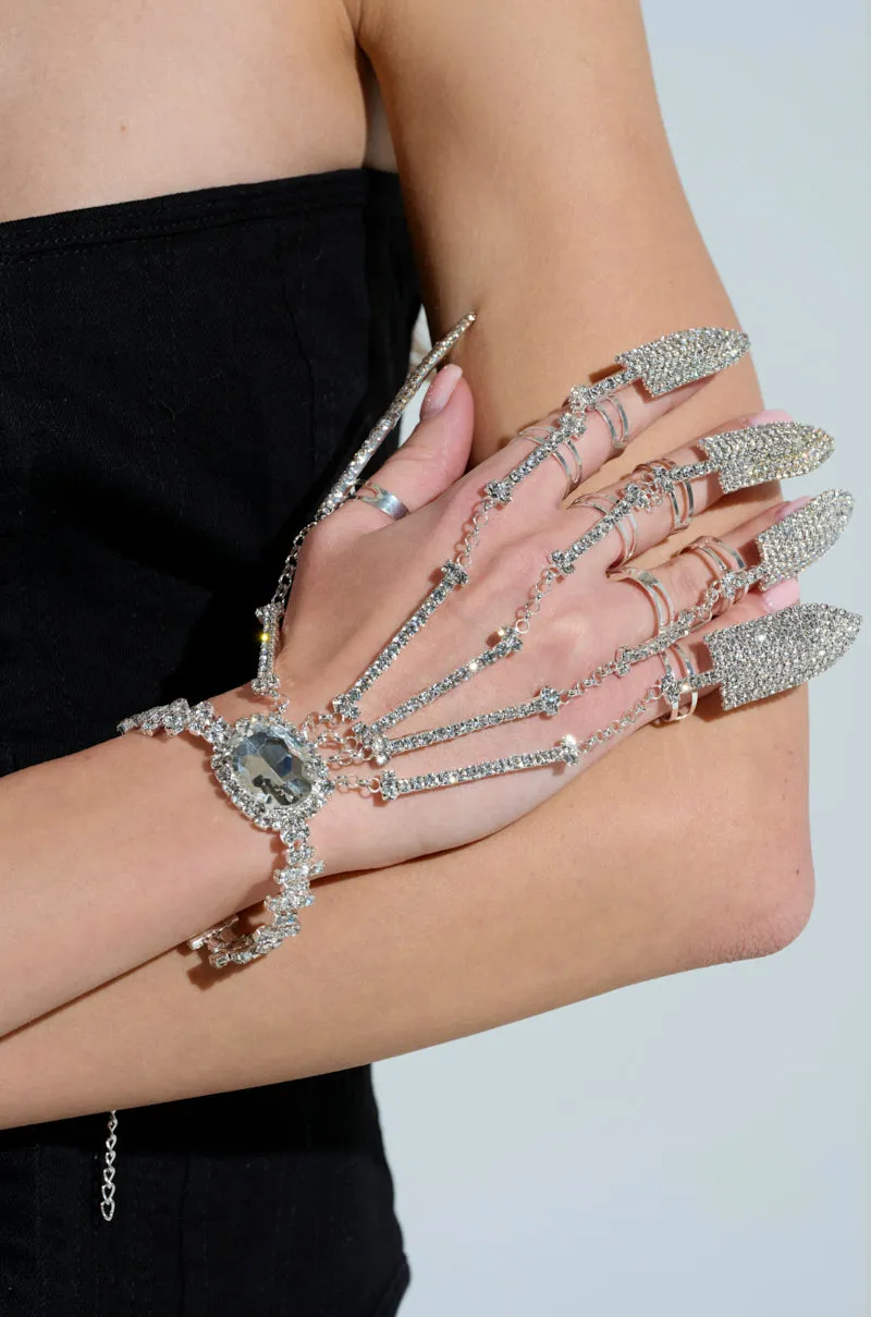 CLAW MY WAY BLING RING SET sold by AKIRA