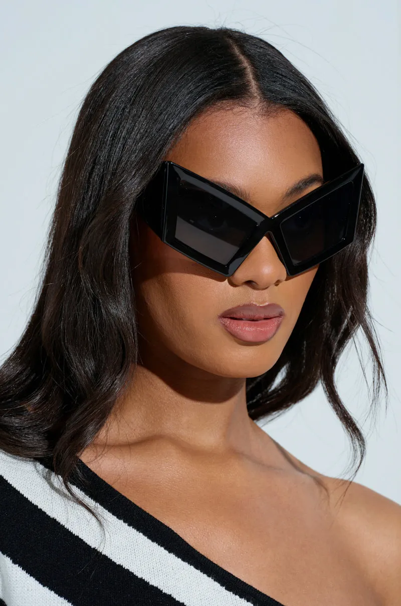 U HAVE TO GET IT SUNGLASSES sold by AKIRA product image thumbnail 2