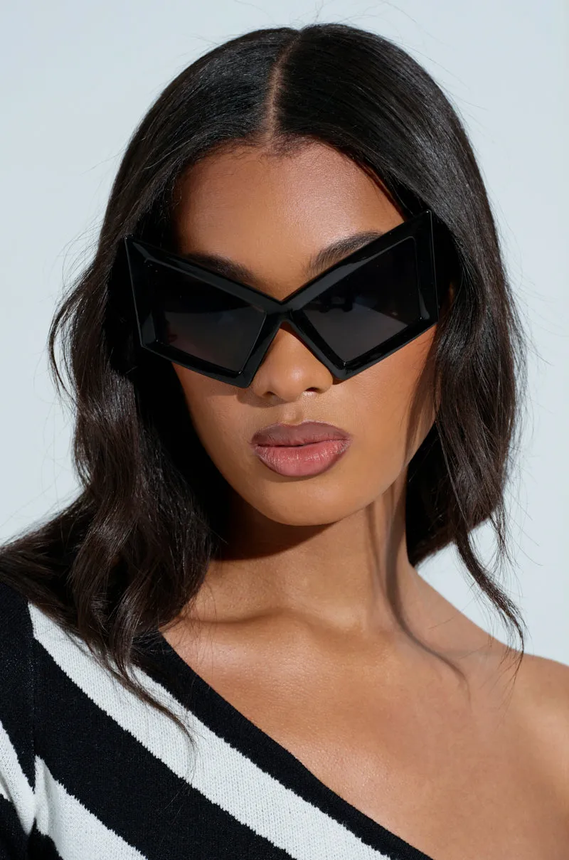 U HAVE TO GET IT SUNGLASSES sold by AKIRA product image thumbnail 3