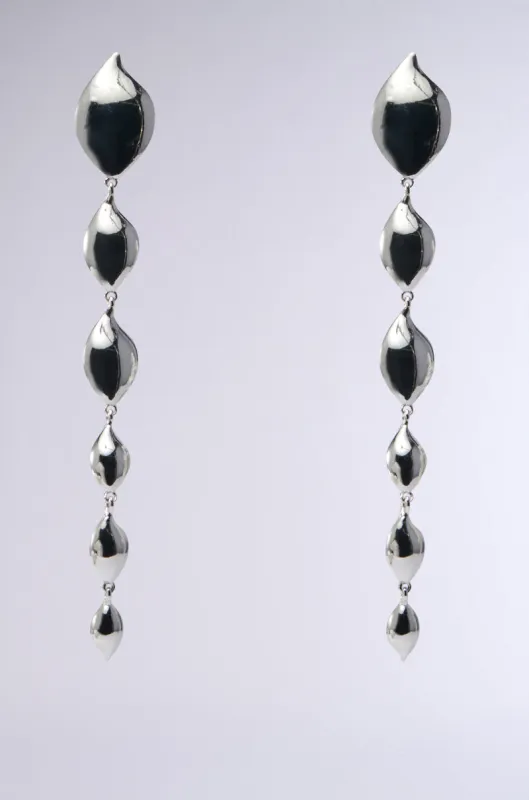 DRIPPIN EARRING sold by AKIRA