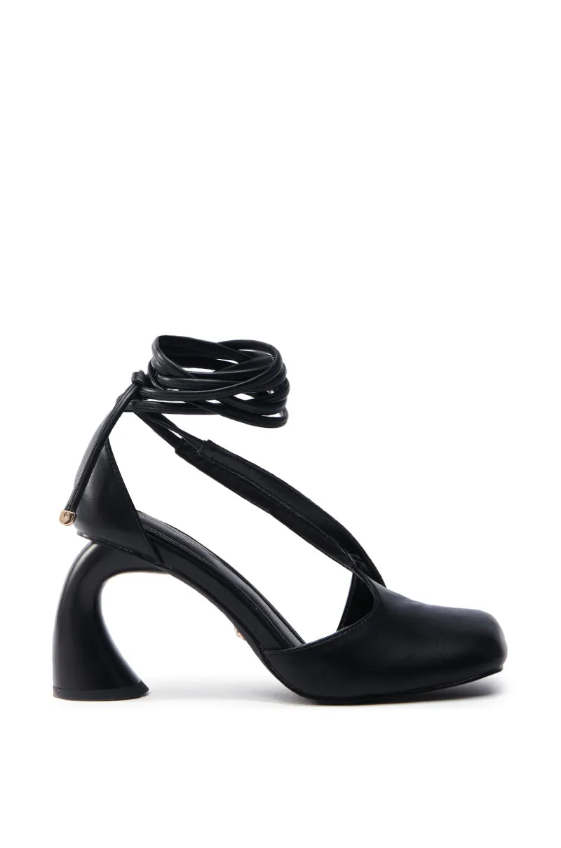 AZALEA WANG BUIKY BLACK PUMP sold by AKIRA product image thumbnail 2