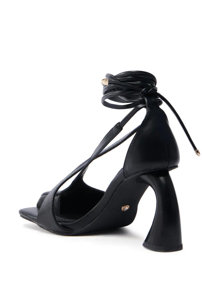 AZALEA WANG BUIKY BLACK PUMP sold by AKIRA product image thumbnail 4