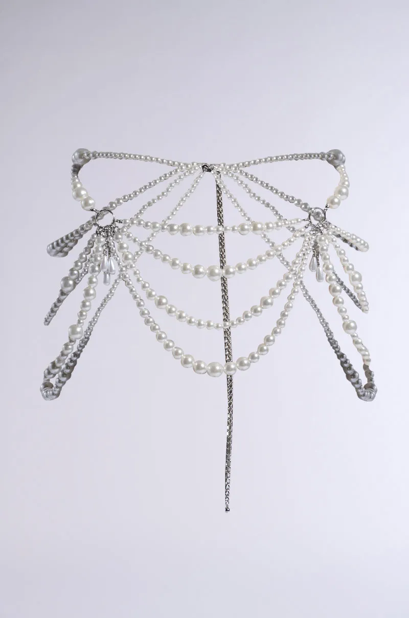 COCO PEARL CHAIN BELT sold by AKIRA