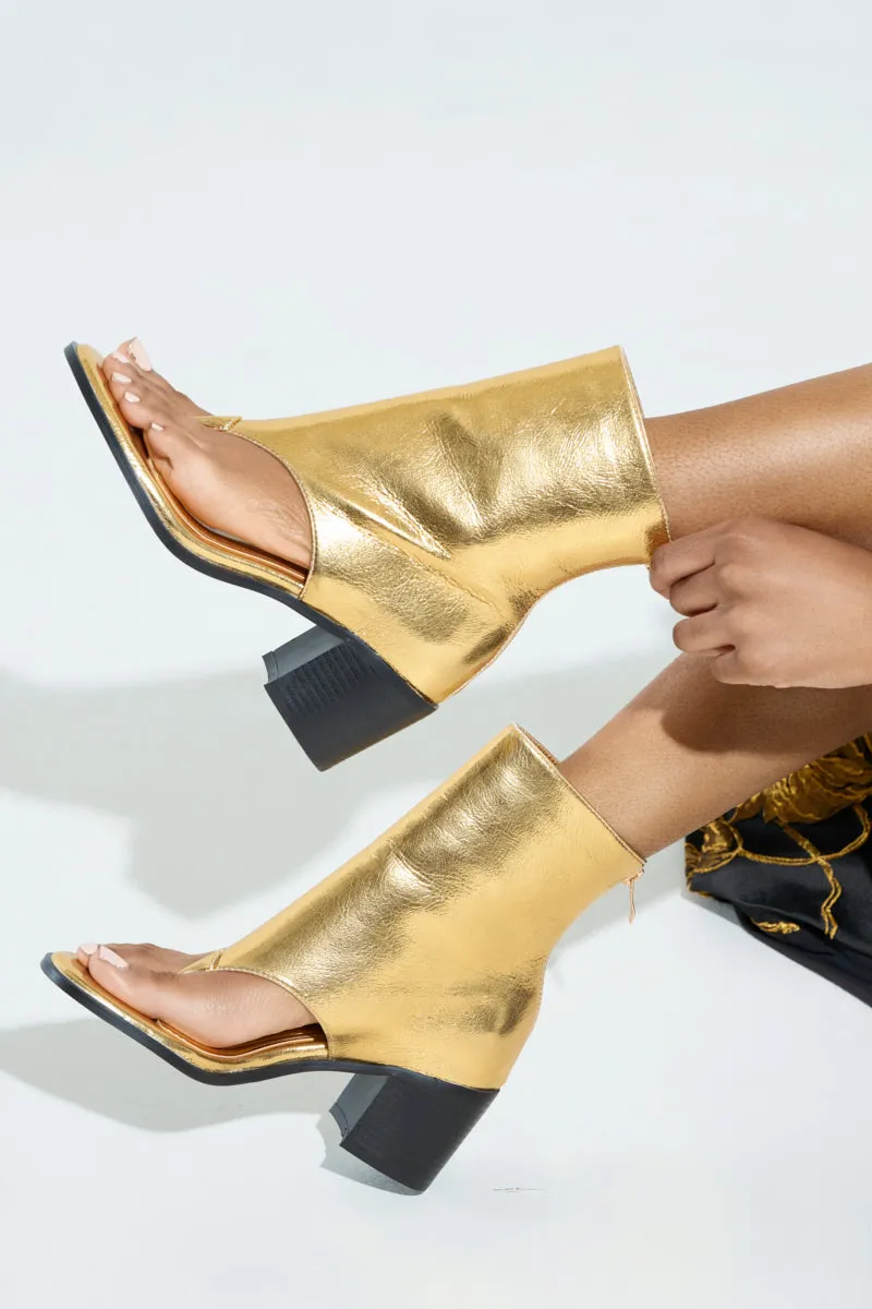 AZALEA WANG GOLD CHUNKY SANDAL sold by AKIRA product image thumbnail 3