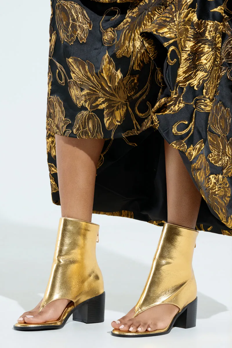 AZALEA WANG GOLD CHUNKY SANDAL sold by AKIRA
